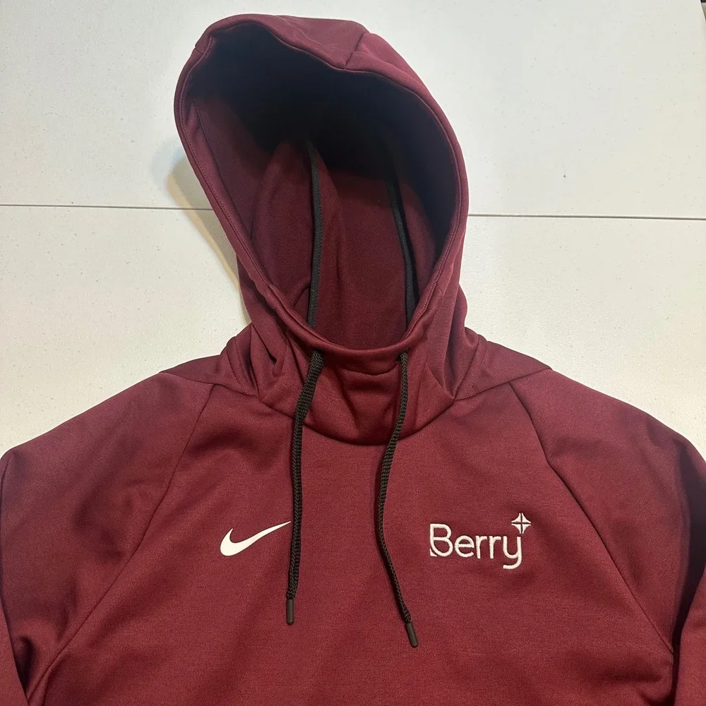 NWT Nike Hoodie Mens Small Maroon Berry Dri-FIT‎ Pullover Outdoor Training